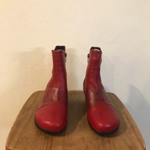 Red Aravon Bootie
